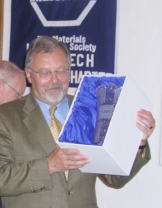 csnmt03-07.jpg