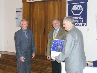 csnmt03-06.jpg